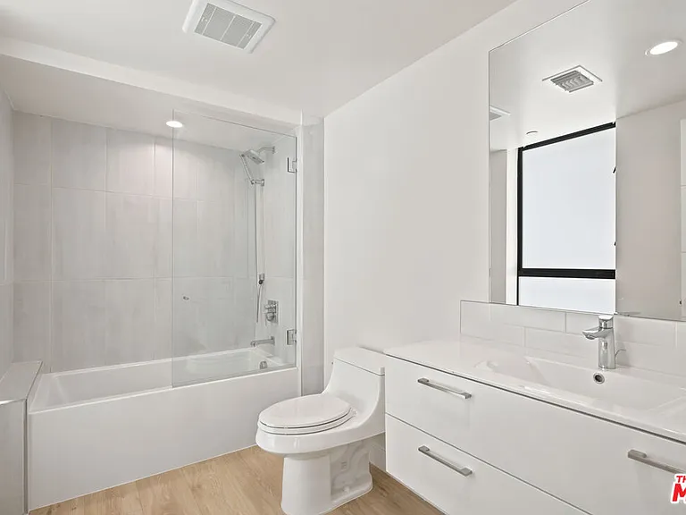 1434 N Poinsettia Pl #102 — Photo 17