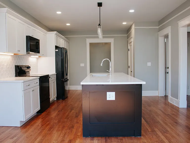 195 Tradd St #B — Photo 17