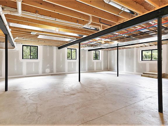 5th image of 4633 Rosy Dr
