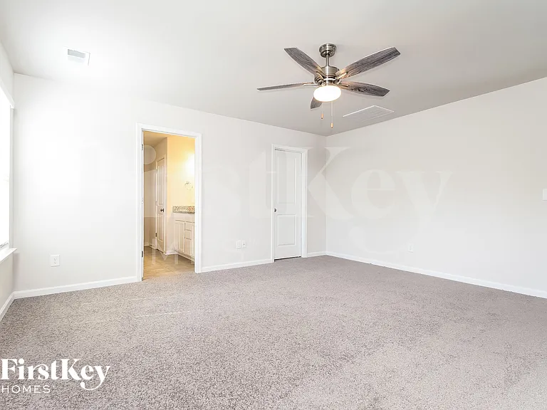 302 Ashborne Ln — Photo 8