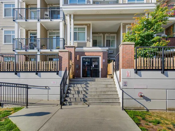 20696 Eastleigh Cres #214, Langley, BC V3A 0M3