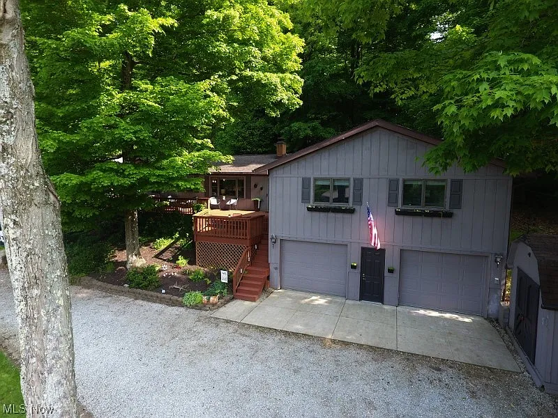 9280 Lakewood Dr NE photo 1