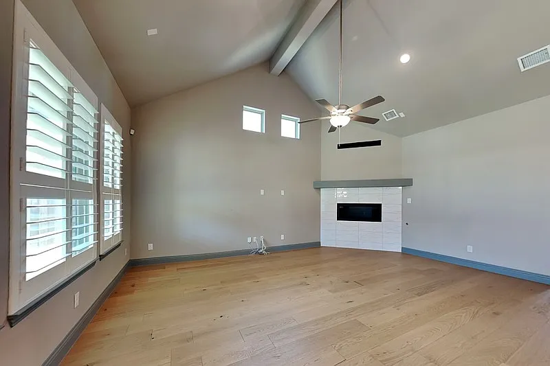 4 bed, 4.0 bath, 3661 sqft, $5,000 — Photo 3
