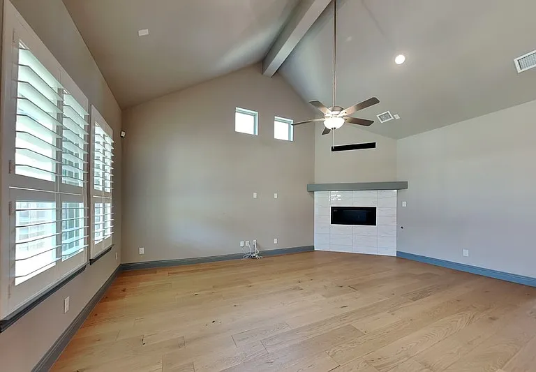 1930 Inwood Ln — Photo 3