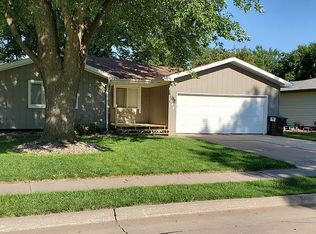 103 Concord Ave, Hickman, NE 68372