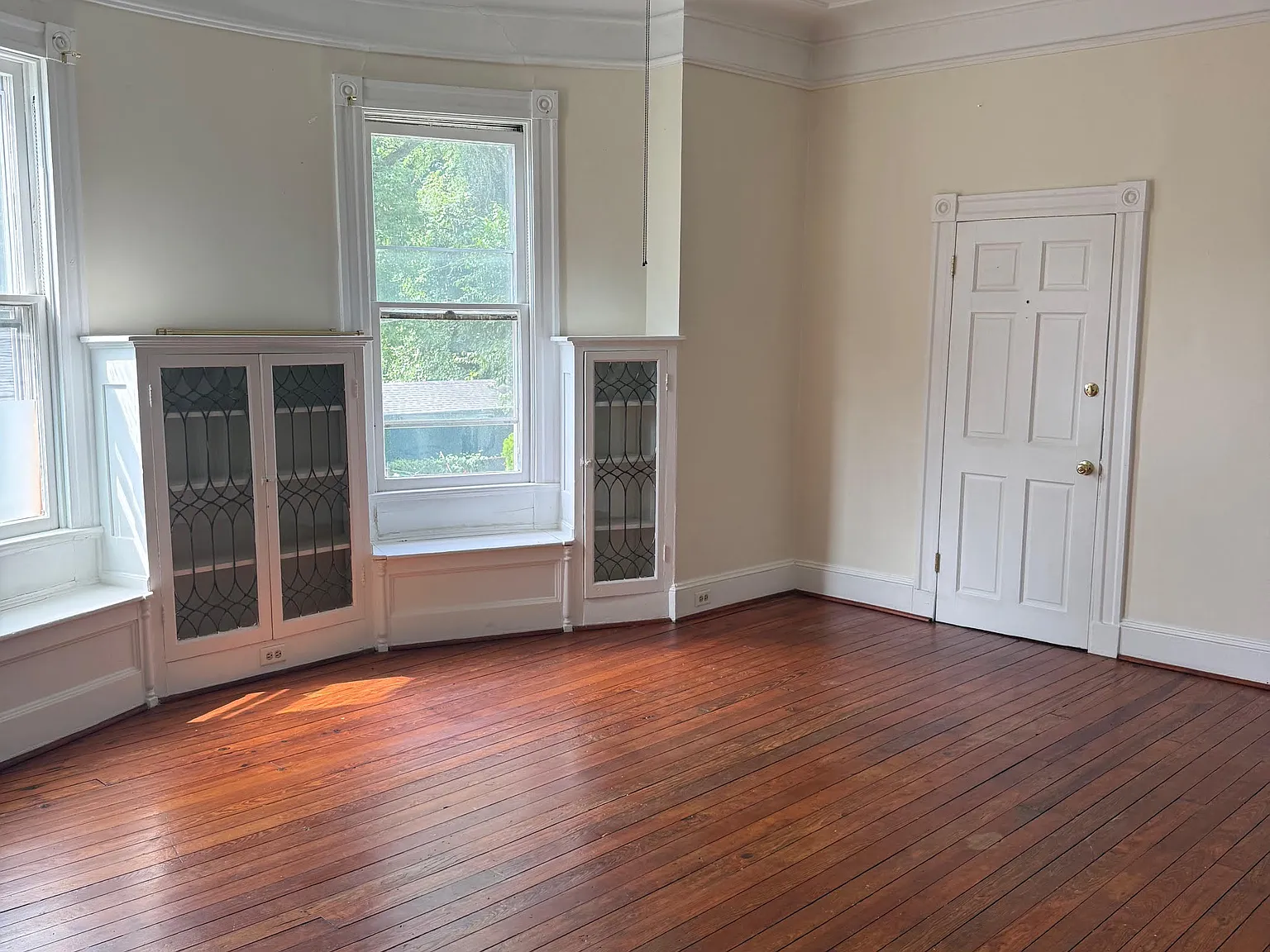 1 bed, 1000 sqft, $1,350 — Photo 4