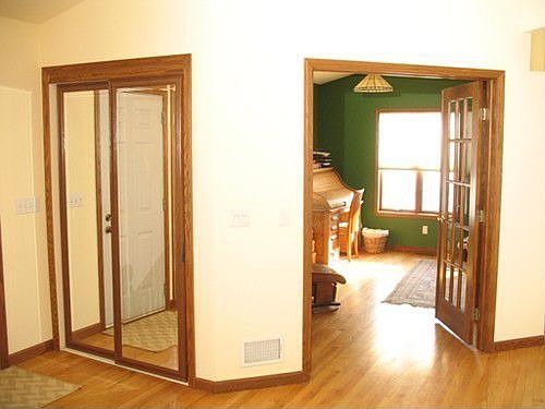 3rd image of 7984 Thornwood St