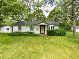 4761 S 92nd St, Greenfield, WI 53228