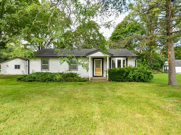 4761 South 92nd STREET, Greenfield, WI 53228