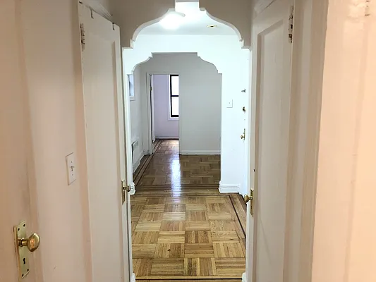 Rented by Lang Realty LLC | media 9