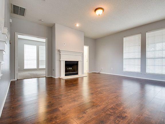 3rd image of 7813 Park Run Rd