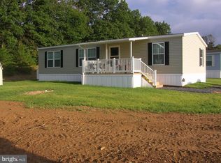 40 Meadowview Dr, New Bloomfield, PA 17068
