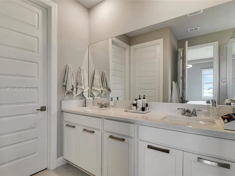 6489 NW Cloverdale Ave — Photo 15