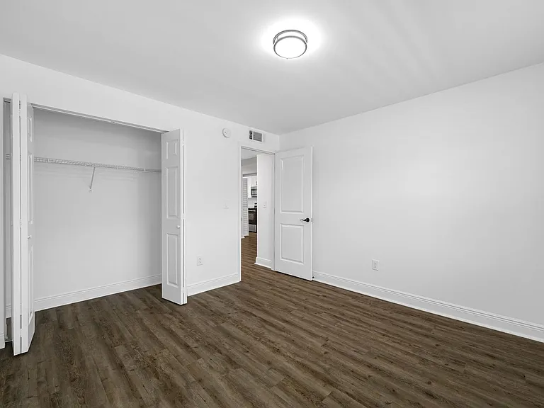 KC Flats Apartments — Photo 64