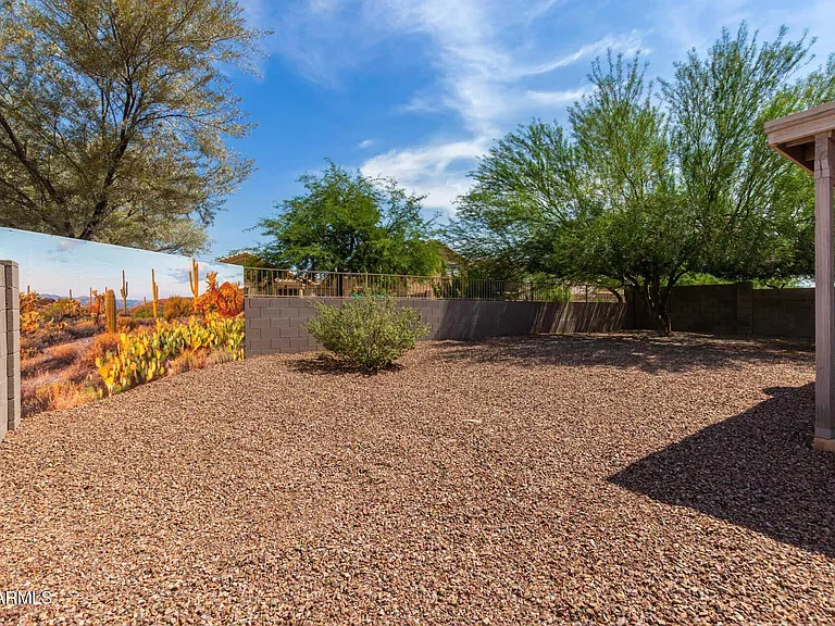 17618 W Calavar Rd — Photo 2
