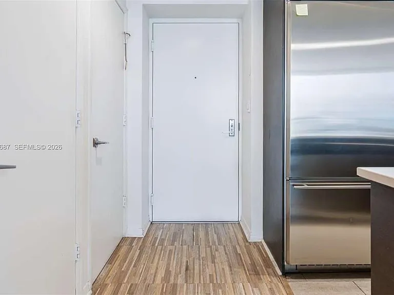 55 SE 6th St #1506 — Photo 17