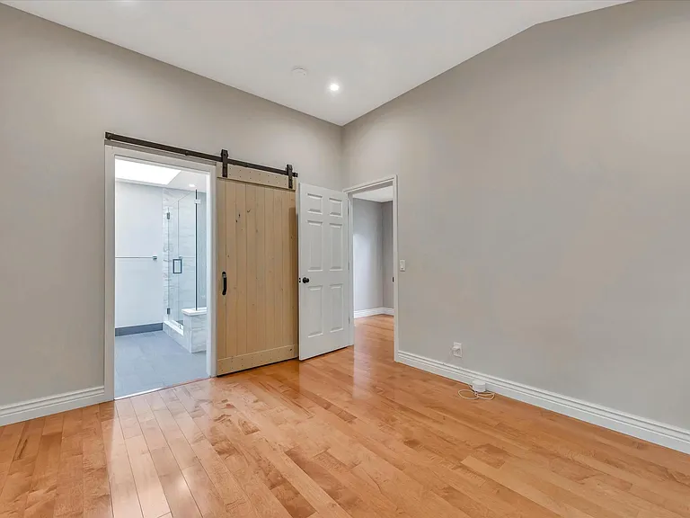 811 College Ave — Photo 30