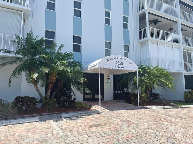 4629 Poinciana St #211 — Photo 30