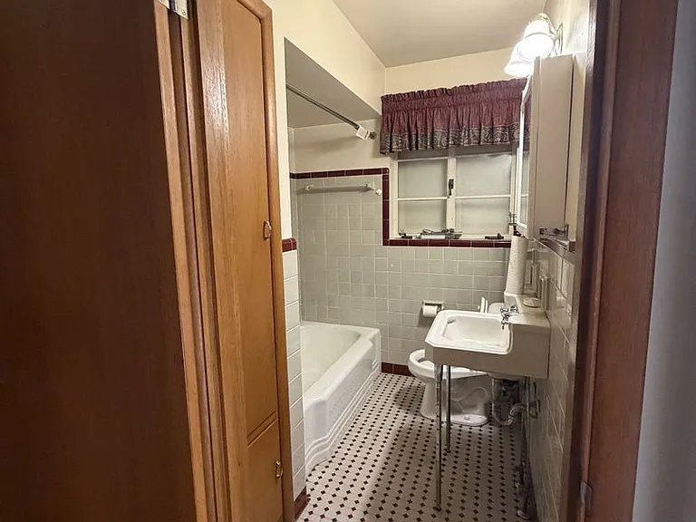 926 Laurelwood Rd — Photo 11
