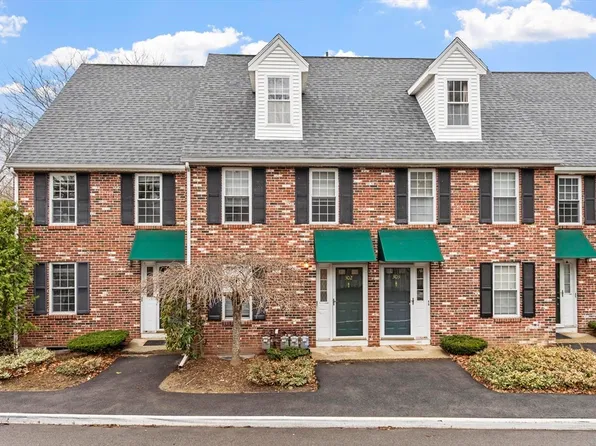 278 Manning St Unit 302, Hudson, MA 01749