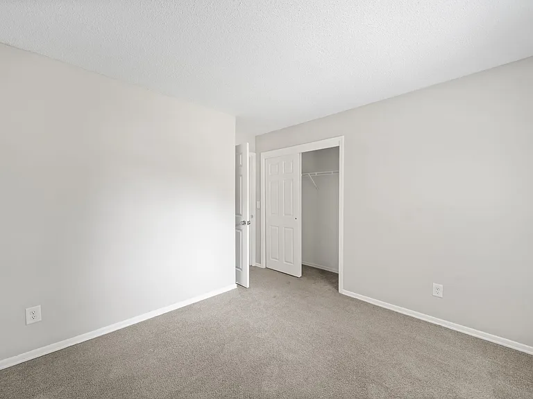 3227 Regents Park Ln #C — Photo 23