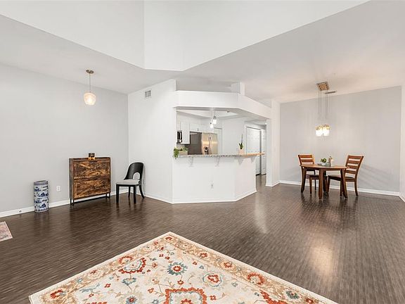 5th image of 416 NW 50th Blvd