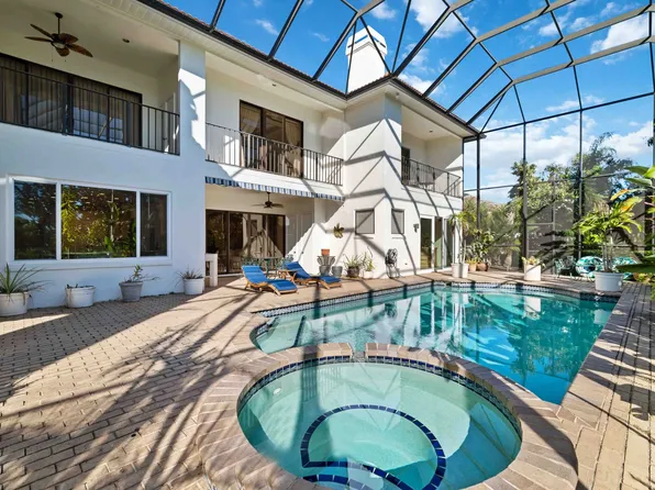 4048 Las Palmas Way, Sarasota, FL 34238