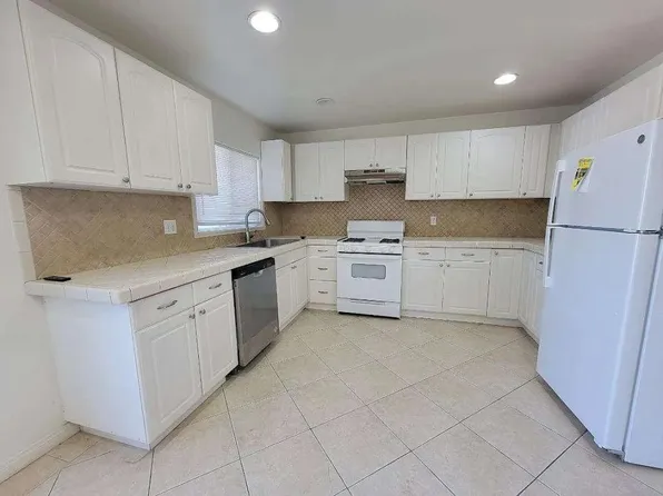 210 Goetting Way, Vista, CA 92083