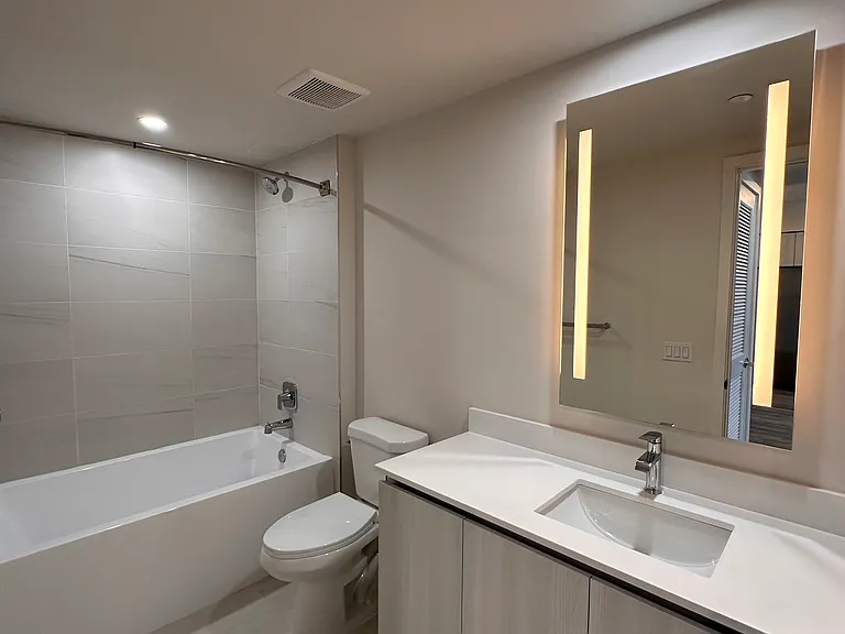 825 NW 3rd Ave #B — Photo 14