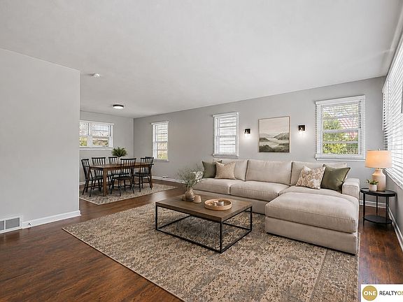 3rd image of 7214 N Ridge Dr