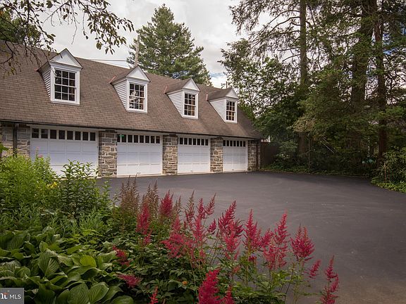 2nd image of 8215-8215 Saint Martins Ln