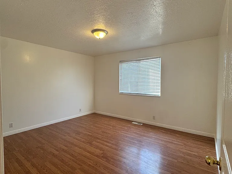 3720 S Hampshire Cir — Photo 11