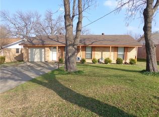 1514 SE 14th St, Grand Prairie, TX 75051