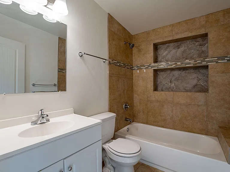 436 E. Waverly St. — Photo 11
