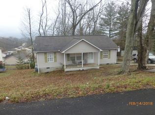 1009 W Kentucky Ave, La Follette, TN 37766