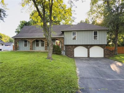 6418 Woodstock St, Shawnee, KS, 66218