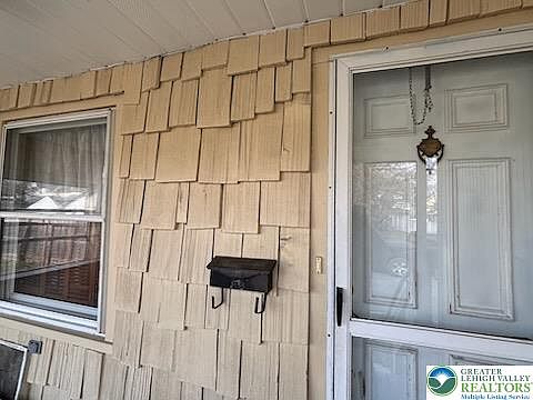 3rd image of 810 N Reed St