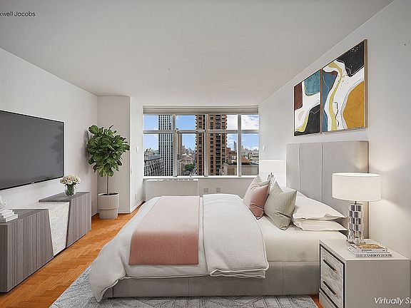 3rd image of 160 W 66th St APT 25B
