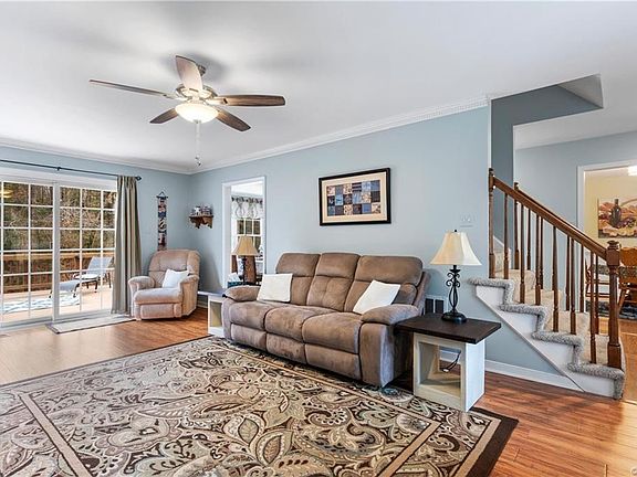 5th image of 9242 Fair Hill Ct