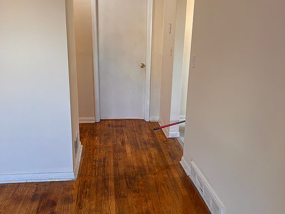 2nd image of 1057 Winfield Ave #1