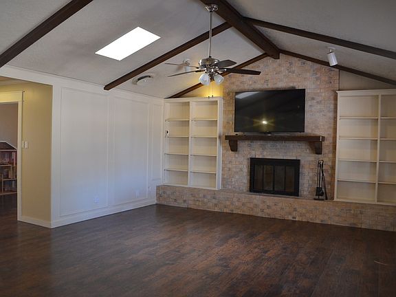 3rd image of 1604 S Harry Ave