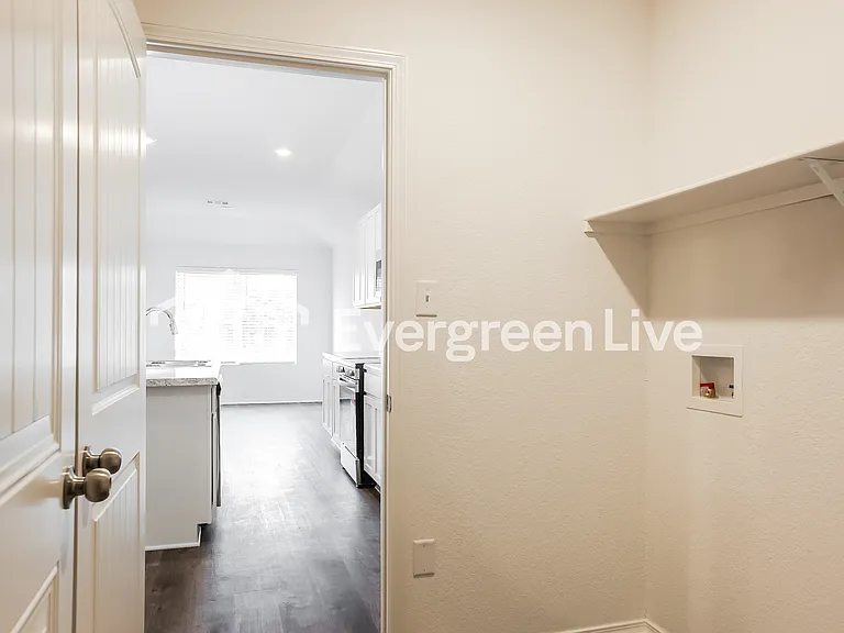 127 Jasmine Ct — Photo 10