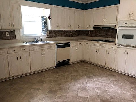 5th image of 706 1st Ave NW