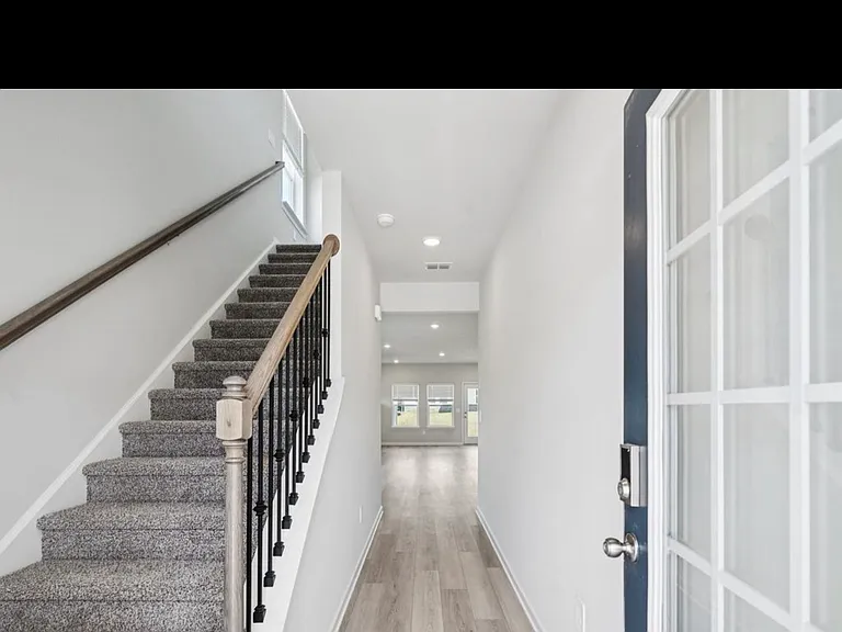 2750 Hawthorne Way — Photo 11