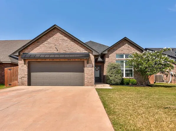 1206 La Vista Ln, Kingfisher, OK 73750