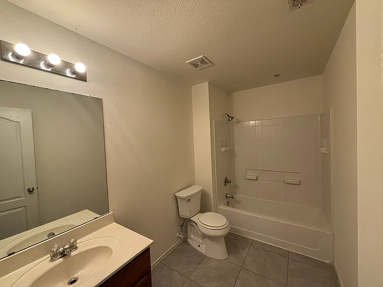 1327 Falcon Holw — Photo 7