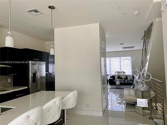 4th image of 6660 NW 105th Pl