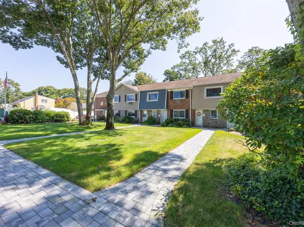 40 W 4th Street #Apt 7, Patchogue, NY 11772