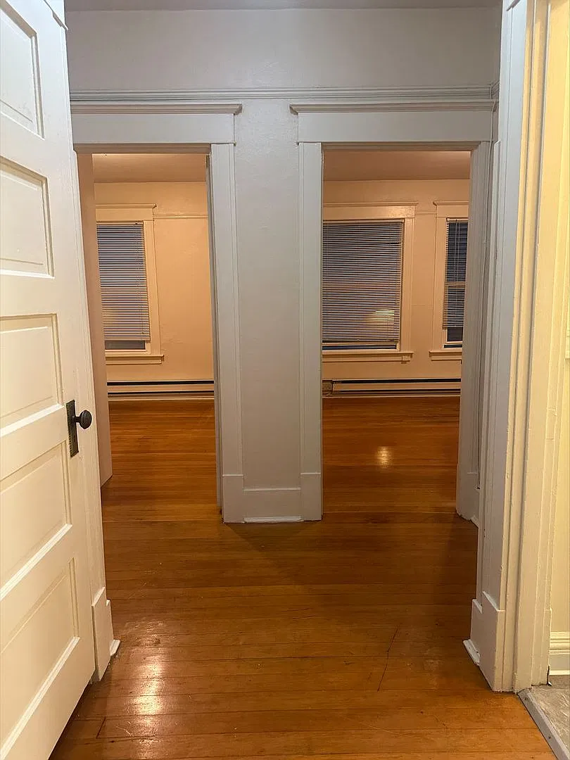 Roxbury Apartments — Photo 3