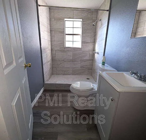 12 1st St NE — Photo 8